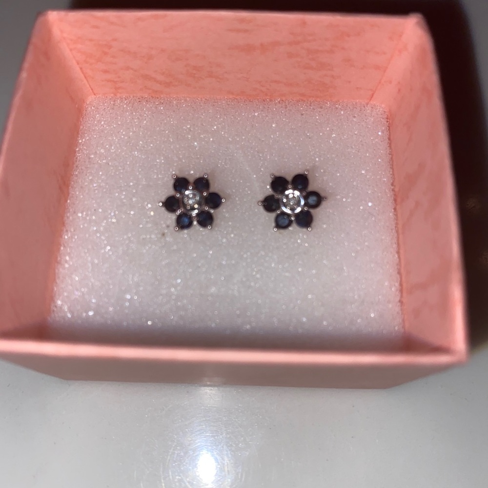 Diamond earrings - Picture 2 of 2